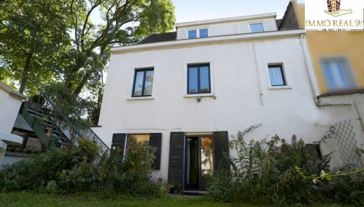 Rare: exceptional mansion of the 17th century 477m2 with garden, garage and dependence
