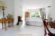 Gallery 01