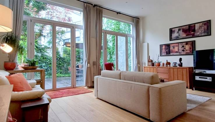 Barrio europeo-lujoso piso 143m²-1hab+despacho+jardín+sauna